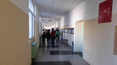 Странни екземпляри работят с гласоподавателите в СИК овете в София и