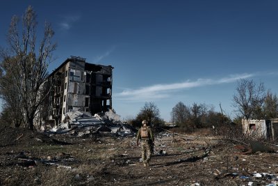 Сраженията са обхванали района около разрушения украински град Авдеевка  като руските сили