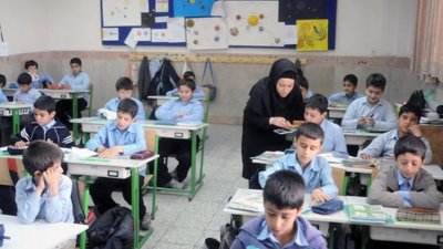 Министърът на образованието на Иран Реза Морад Сахраи обяви че планира да въведе