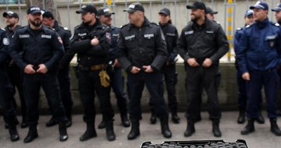 130 нови полицаи търси столичната полиция За тях се изисква