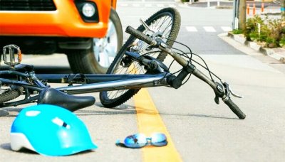 Велосипедист на 39 г е загинал при катастрофа между Първомай