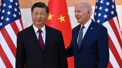 Китайският президент Си Дзинпин пристигна в Сан Франциско ден преди дългоочакваната си