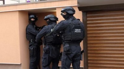 ГДБОП удари престъпна група за укриване на данъци и пране на пари в Добрич