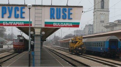 Паднали клони спряха влака Каспичан-Русе