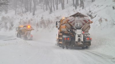 Силен снеговалеж затвори Беклемето Временно е ограничено движението за МПС