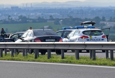 Катастрофа между два леки автомобила затвори движението по магистрала Тракия