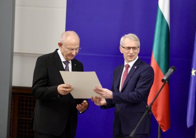 Министър председателят акад Николай Денков връчи годишната държавна награда Св Паисий