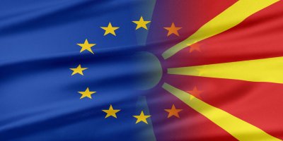 Франция опитва да накара политиците в Северна Македония които не искат конституционни