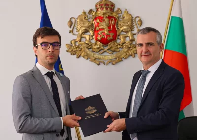 Министър Илиев подписа Меморандум за сътрудничество с Националния младежки форум