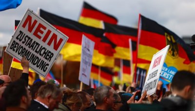 Хиляди стачкуват в Германия, искат по-високи заплати 
