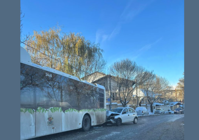 Шофьор се заби в автобус на градския транспорт в София  Това