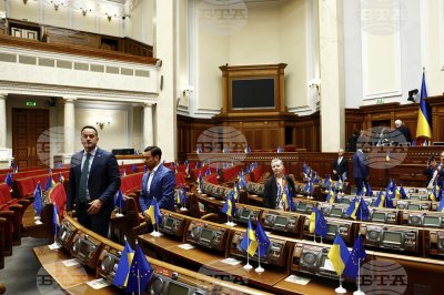 Украинските власти разследват двама депутати за корупционни схеми 