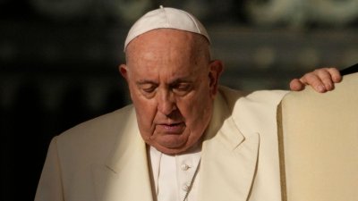 Папа Франциск който страда от възпаление на белите дробове е
