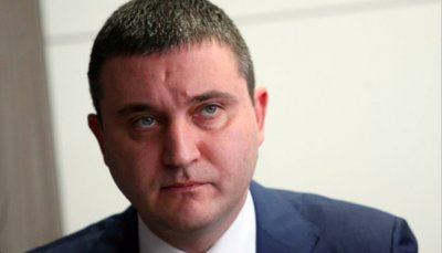 Горанов: За пръв път депутатите, а не финансовият министър бранят разходите в бюджета
