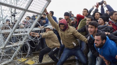 ЕК с нови по-строги мерки срещу трафика на мигранти
