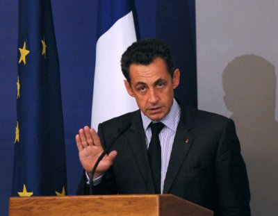 Саркози се размина със затвора