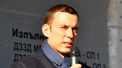 Днес: Васил Терзиев ще запали коледната елха на София