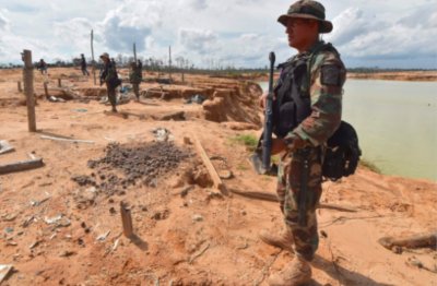 Въоръжени нахлуха в златна мина в Перу и убиха 9
