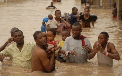 Поне 47 загинали след наводнения и свлачища в Танзания