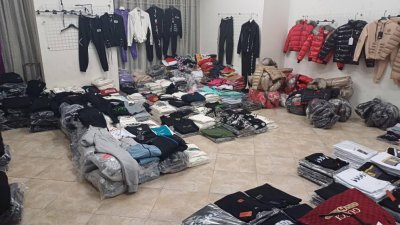 След спецакция: Иззеха голямо количество фалшиви маркови стоки в София