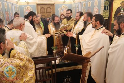 В Софийската света митрополия днес бяха отслужени архиерейска света литургия