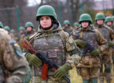 Русия вече набира жени в щурмовите си отряди