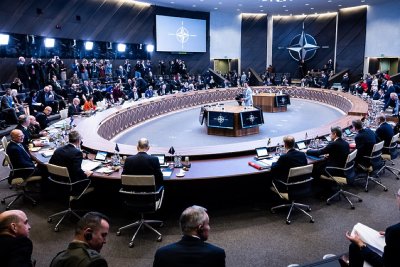 Съюзниците от НАТО одобриха днес първата в историята на пакта