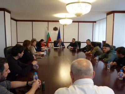 Министърът на културата Кръстю Кръстев разговаря днес с представители на