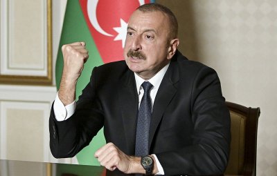 Президентът на Азербайджан Илхам Алиев свика предсрочни президентски избори на