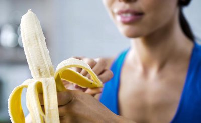 Яжте често банан срещу подуване на стомаха