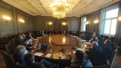 Военната комисия отхвърли ветото на Радев за БТР-ите 