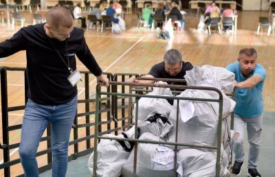Повече от месец след местните избори в Бургас все още