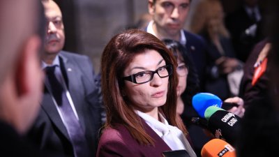 Десислава Атанасова: Ще участваме единствено в заседанията за изменения в Конституцията