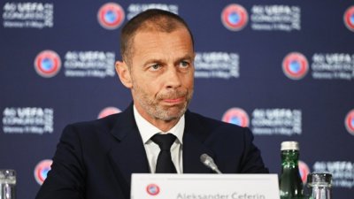 Президентът на УЕФА Александър Чеферин и бившият капитан на националния