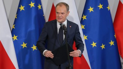 Унгарското правителство открито е заело руска позиция Това каза Доналд Туск