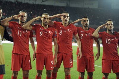 УЕФА погва турските национали за политически провокации