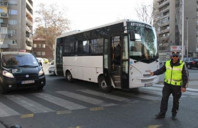 73-годишен кондуктор блудства с ученичка, отива в затвора
