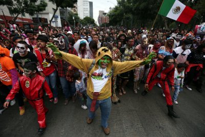 Хиляди зобмита заляха улиците на Мексико сити 