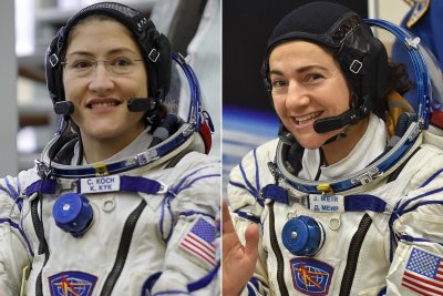 За първи път жени ремонтират космическа станция