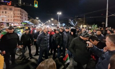 "Възраждане" и БСП блокираха Орлов мост