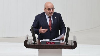 Турски депутат почина след инфаркт в парламента