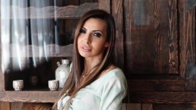 Ненаситница: Диана Габровска търси курести порно актьори