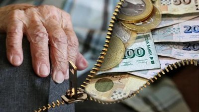 Българският пенсионер остава в представите ни обречен на мизерия но