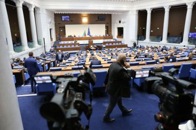 Депутатите приеха рамката на бюджета и прекратиха днешното заседание 