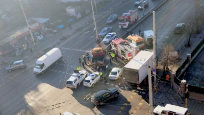 Катастрофа на столичния бул Сливница предизвика огромна тапа стана ясно