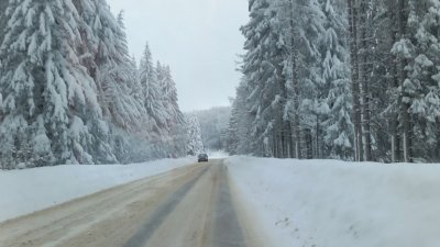 Снеговалежите продължават в цялата страна Пътните настилки са мокри и