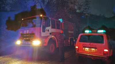 58 пожара за ден: 2 деца са болница след разпалване на печка с бензин