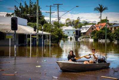 Над 300 души бяха спасени при наводнения в Австралия
