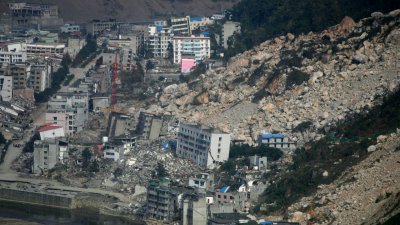 Най малко 116 души са загинали при силното земетресение в Северозападен Китай  предаде