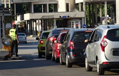 Сърбия пусна всички автомобили от Косово